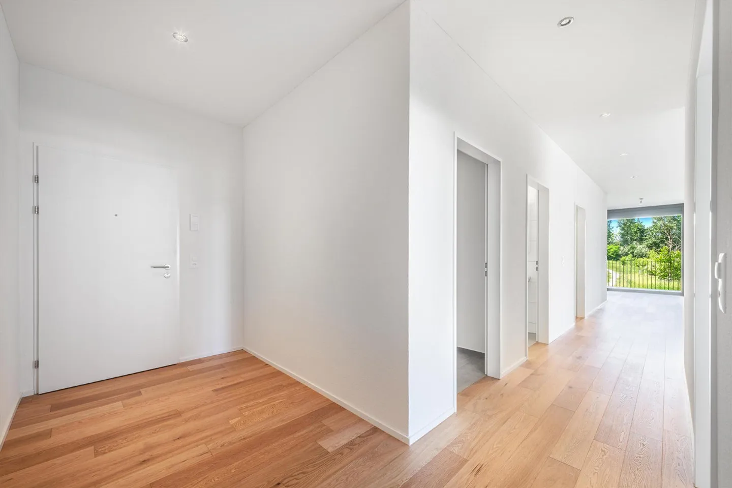 3.5 Room Apartment in Spreitenbach - Photo 4 of 8