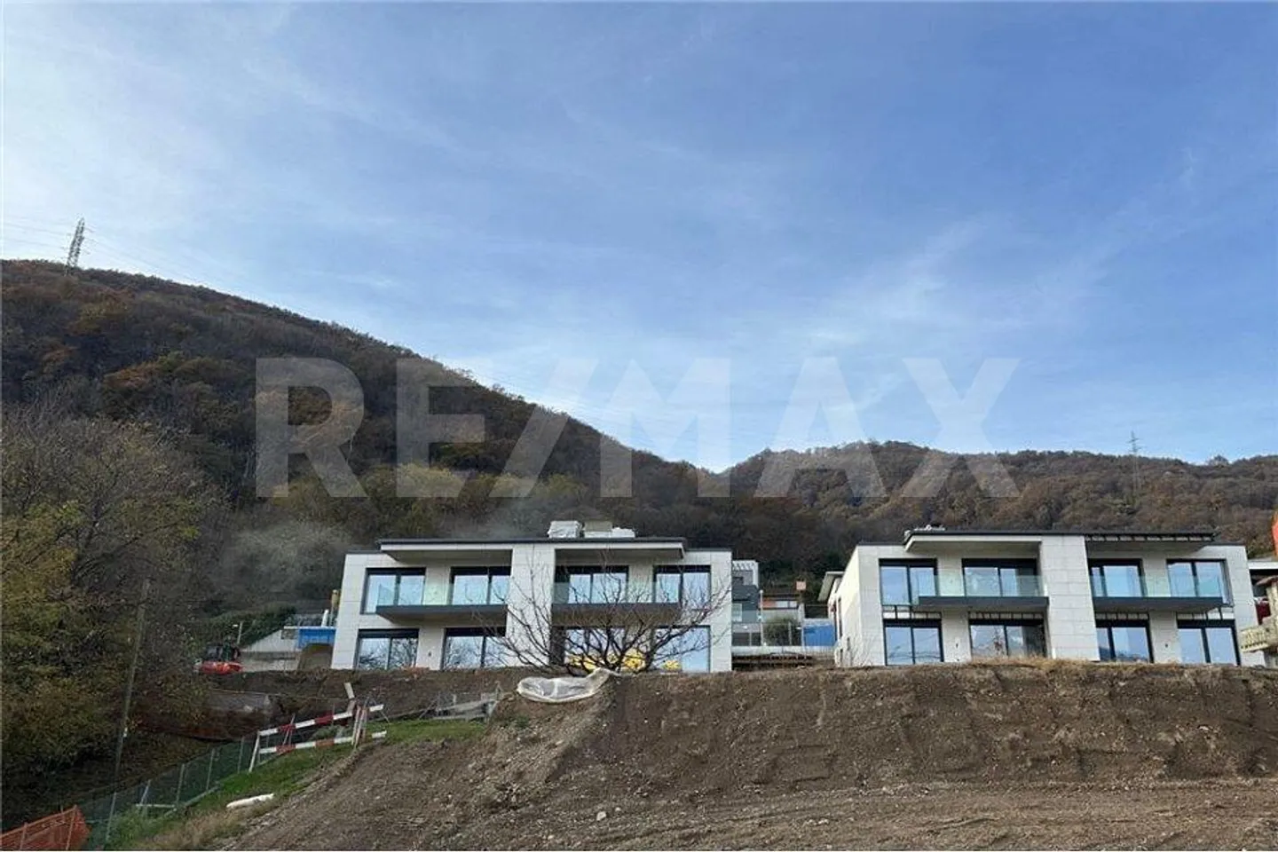 Semi-detached house for sale - Photo 1 of 13