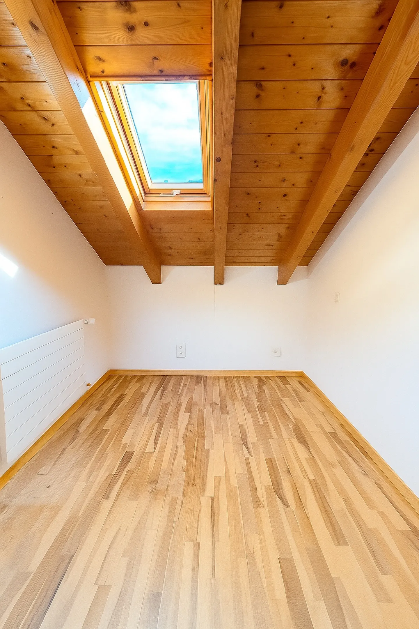 Ein renoviertes Haus im Kern von Bogno, mit großer Terrasse - Foto 8 von 10