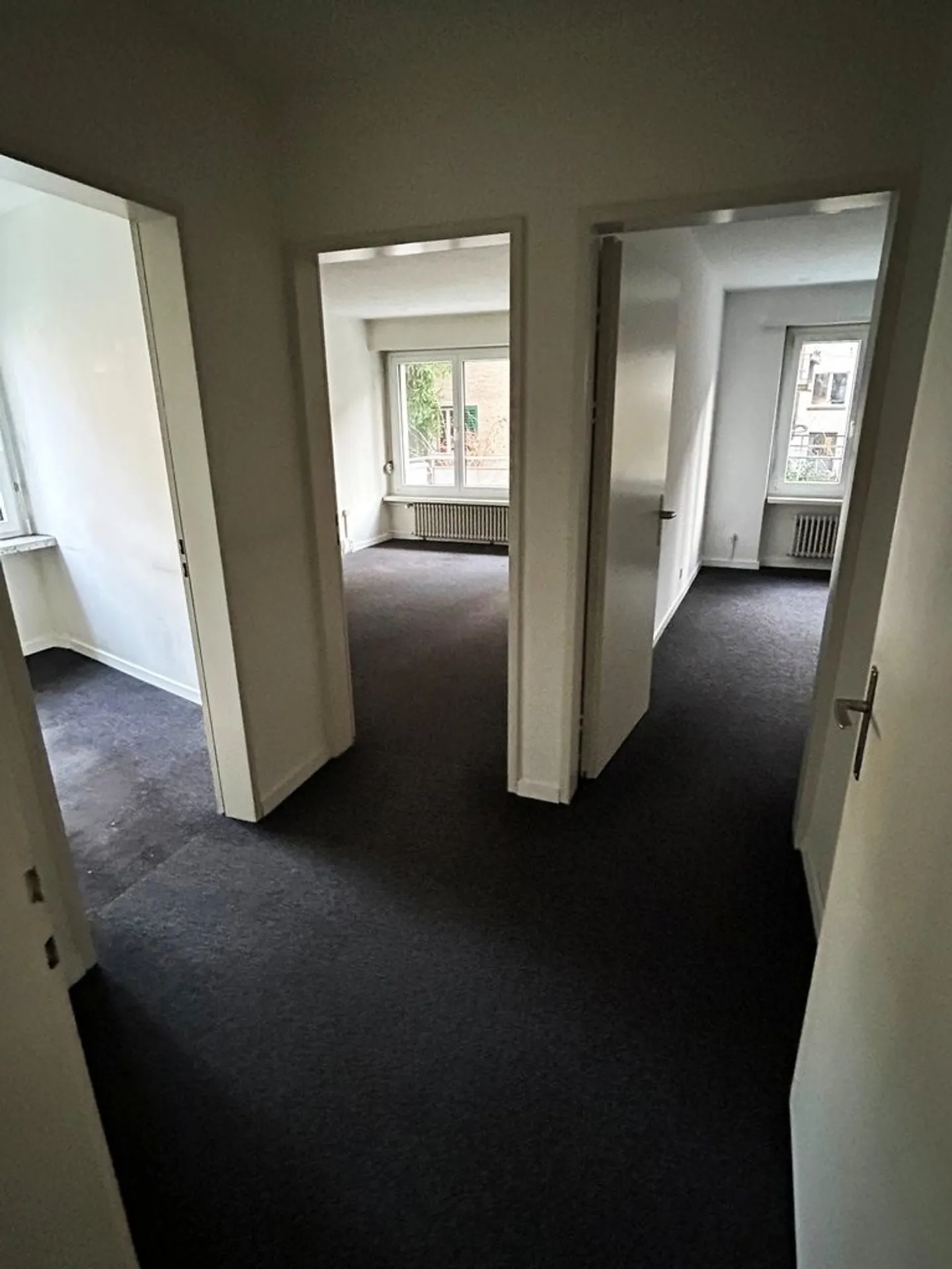 Stanza di pratica nel mezzo del Kreis 7, limitata fino al 31.03.2028 - Foto 8 di 9