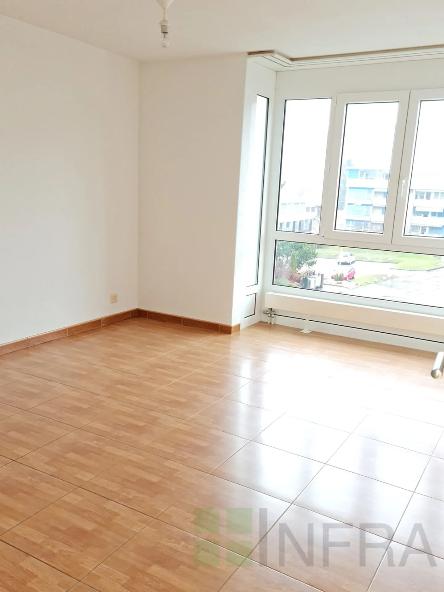 2.5 room renovated with elevator - A stone's throw from the village - Photo 10 of 12