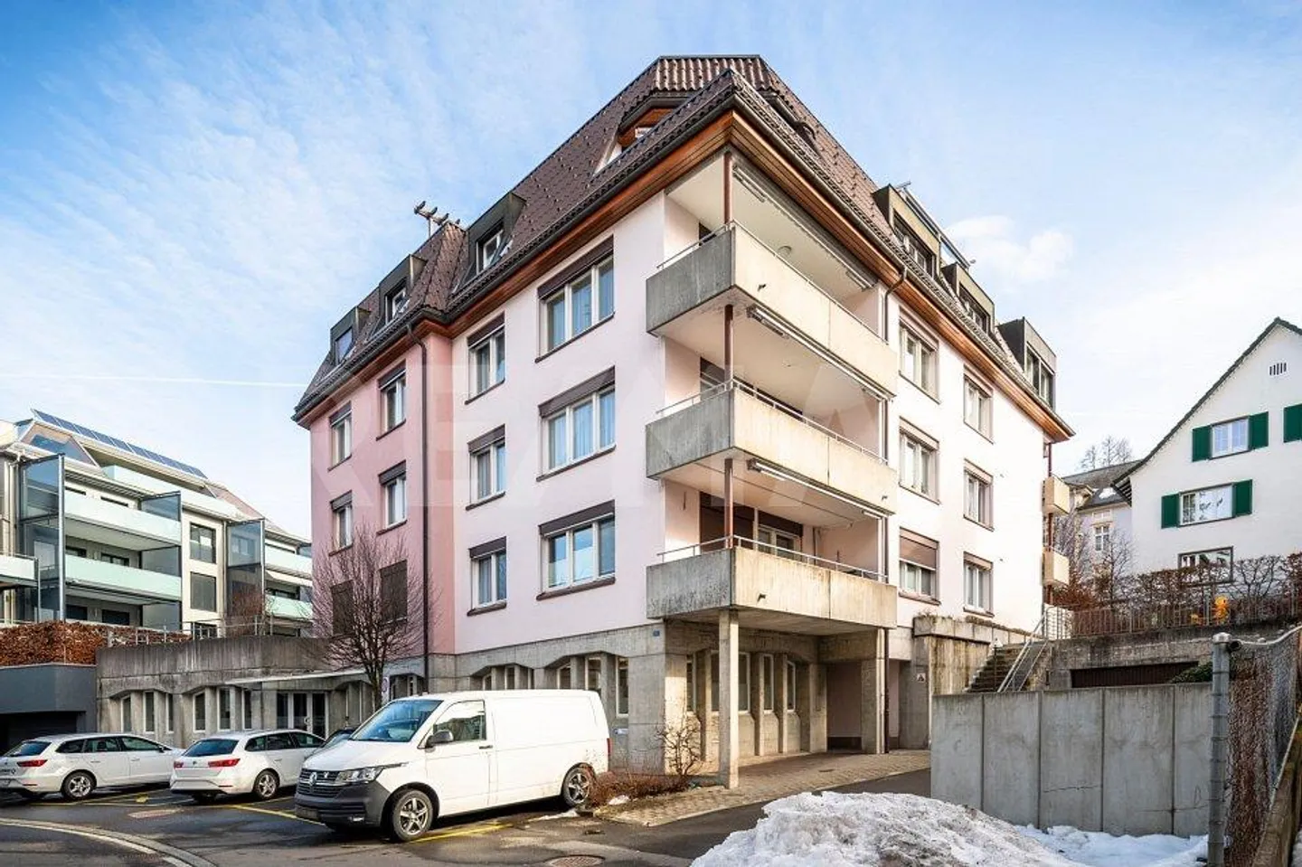 Gepflegte 4.5-Zimmer-Wohnung im Herzen von Einsiedeln zu mieten! - Foto 2 von 13