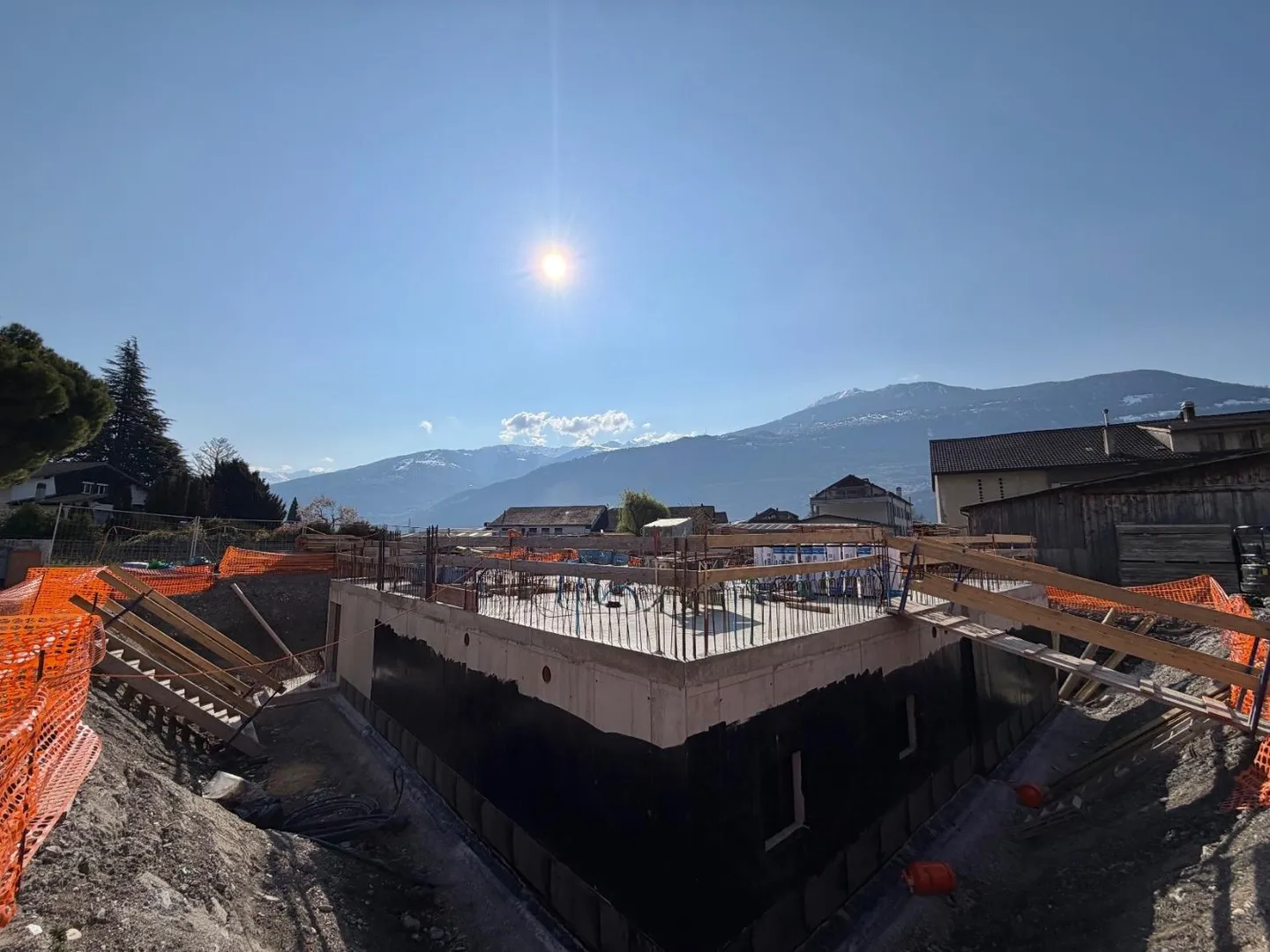 Modernes Apartment mit Balkon - Foto 2 von 6