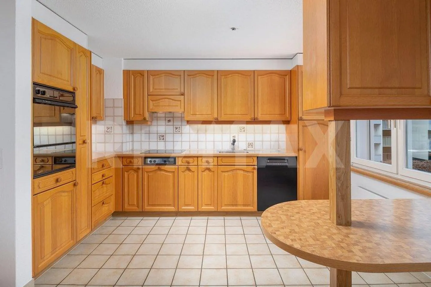 Gepflegte 4.5-Zimmer-Wohnung im Herzen von Einsiedeln zu mieten! - Foto 6 von 13