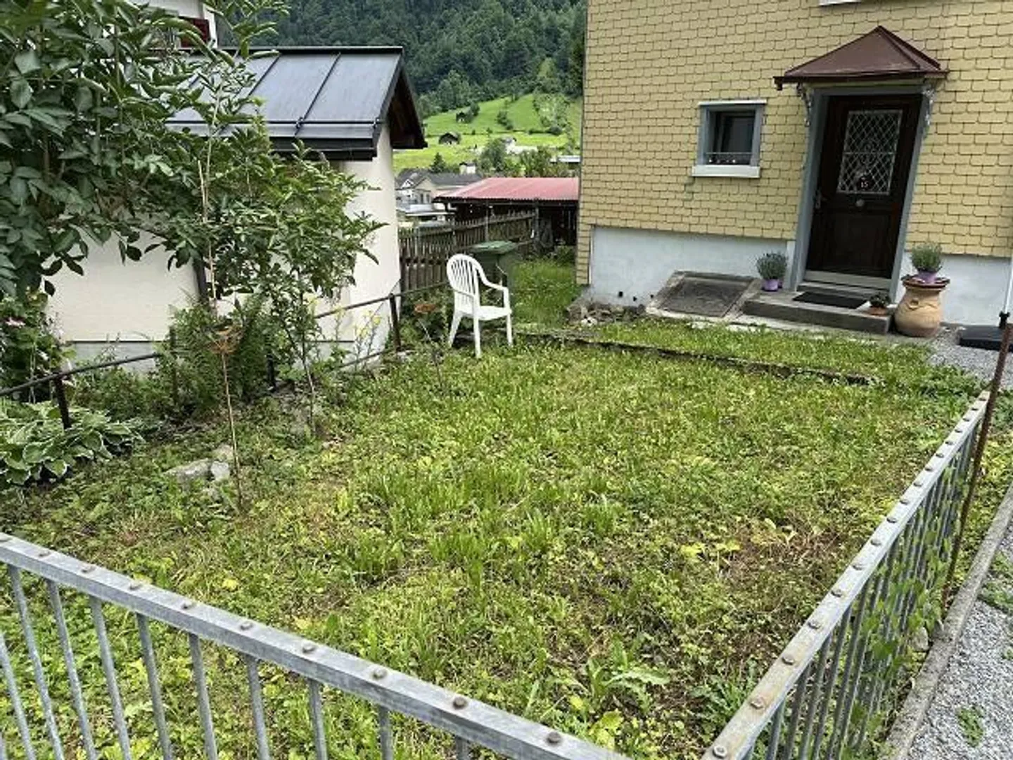 «7-Zimmer-Einfamilienhaus an sehr ruhiger, sonniger Aussichtslage mit kleinem Garten» - Foto 23 von 37