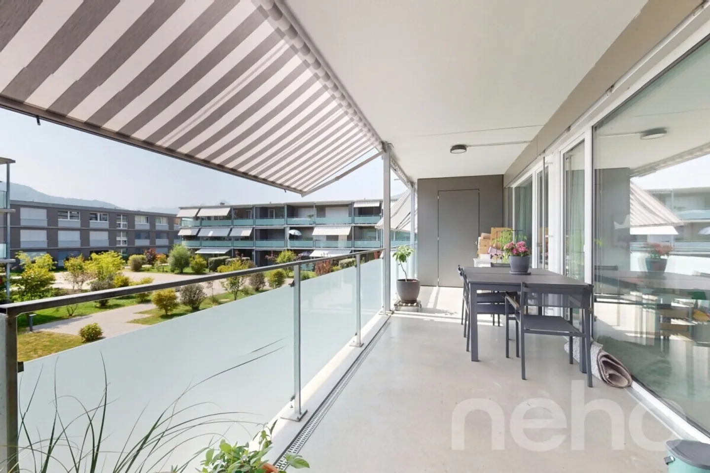 Appartamento adatto alle famiglie con grande terrazza a Interlaken - Foto 1 di 12