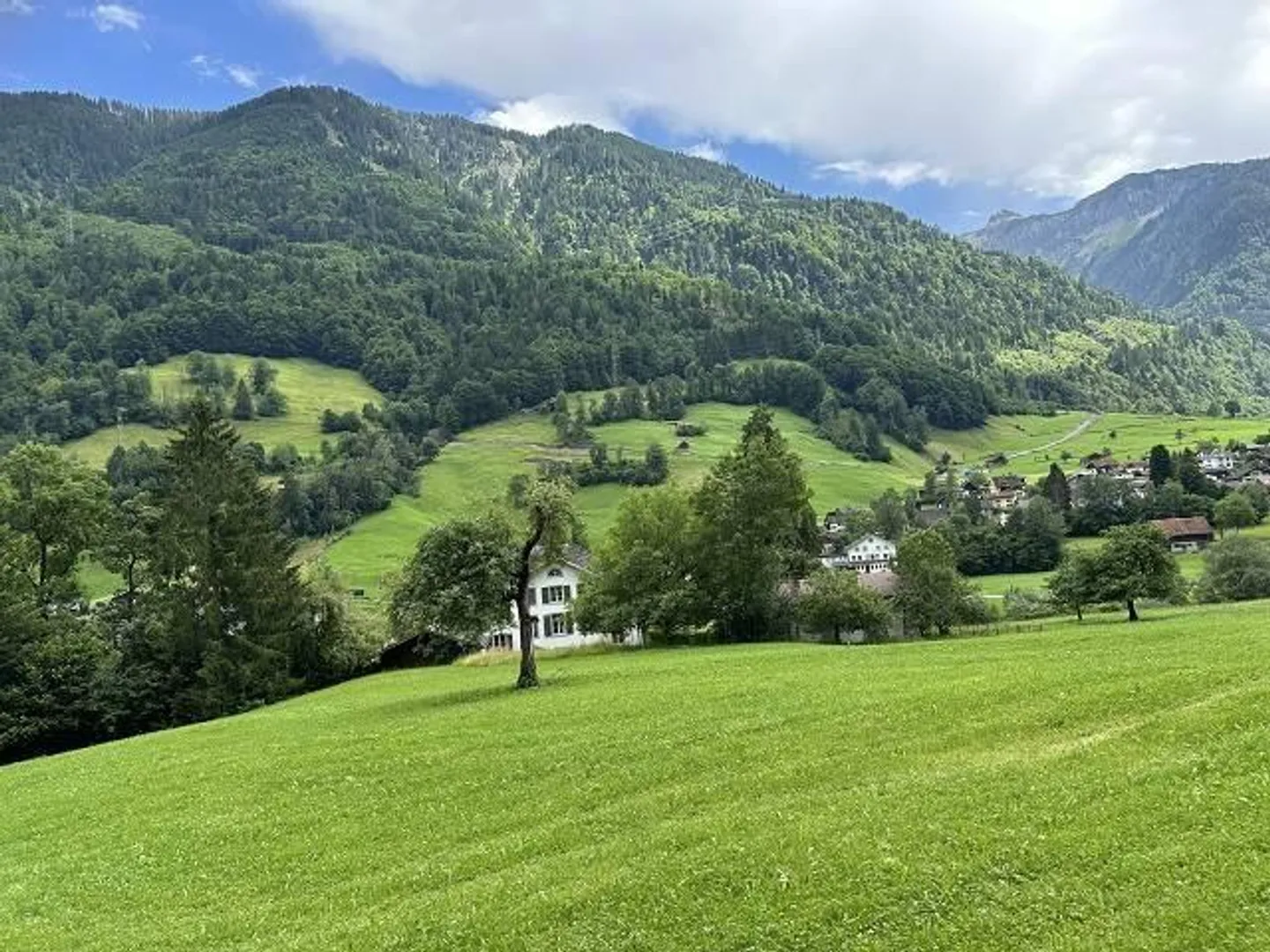 «7-Zimmer-Einfamilienhaus an sehr ruhiger, sonniger Aussichtslage mit kleinem Garten» - Foto 30 von 37