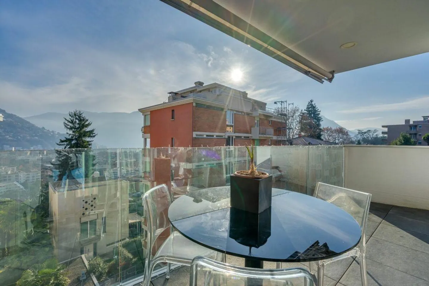 Modern apartment in Massagno with lake view - Photo 4 of 9