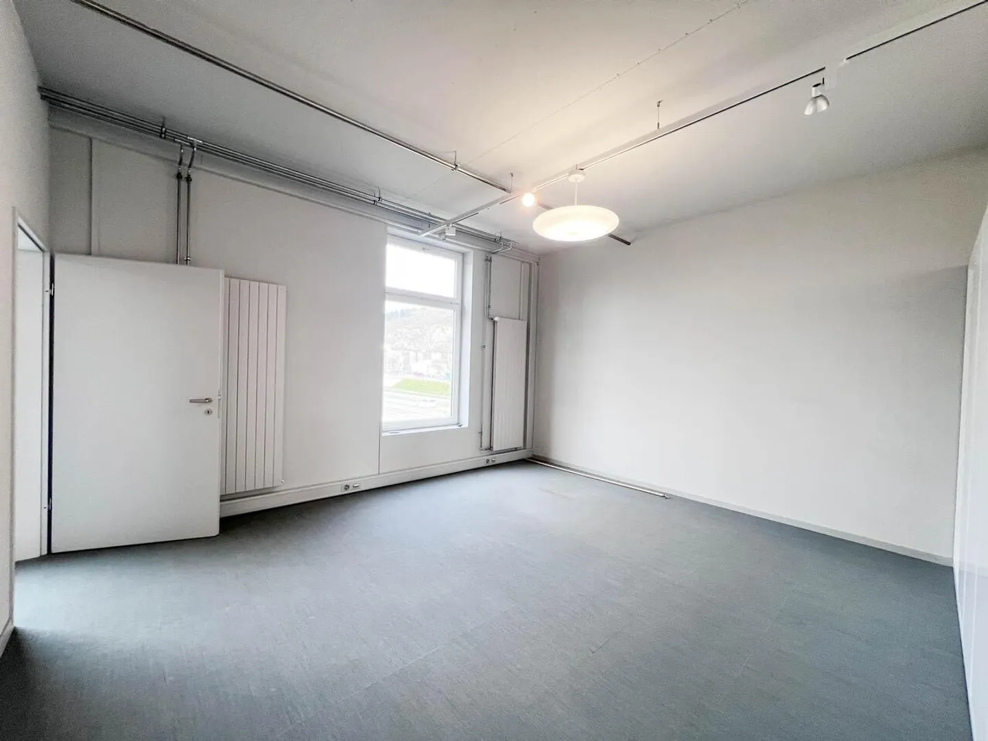 Commercial premises for rent in Boujean – flexibility and accessibility - Photo 8 of 16