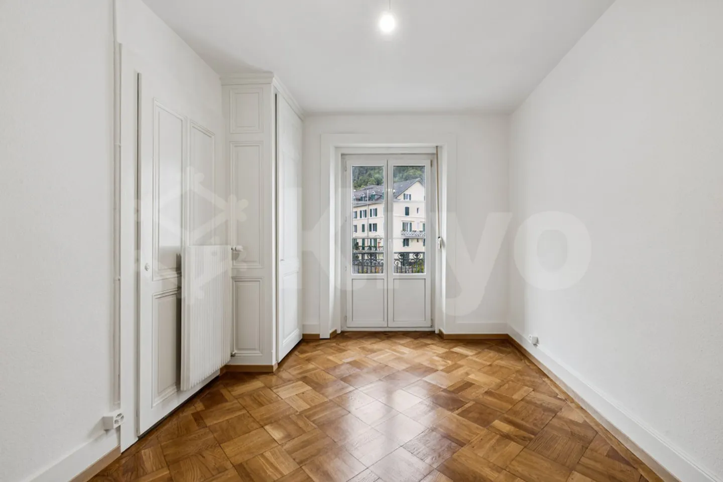 Magnificent 5-room apartment renovated in the heart of Montreux - Photo 4 of 10