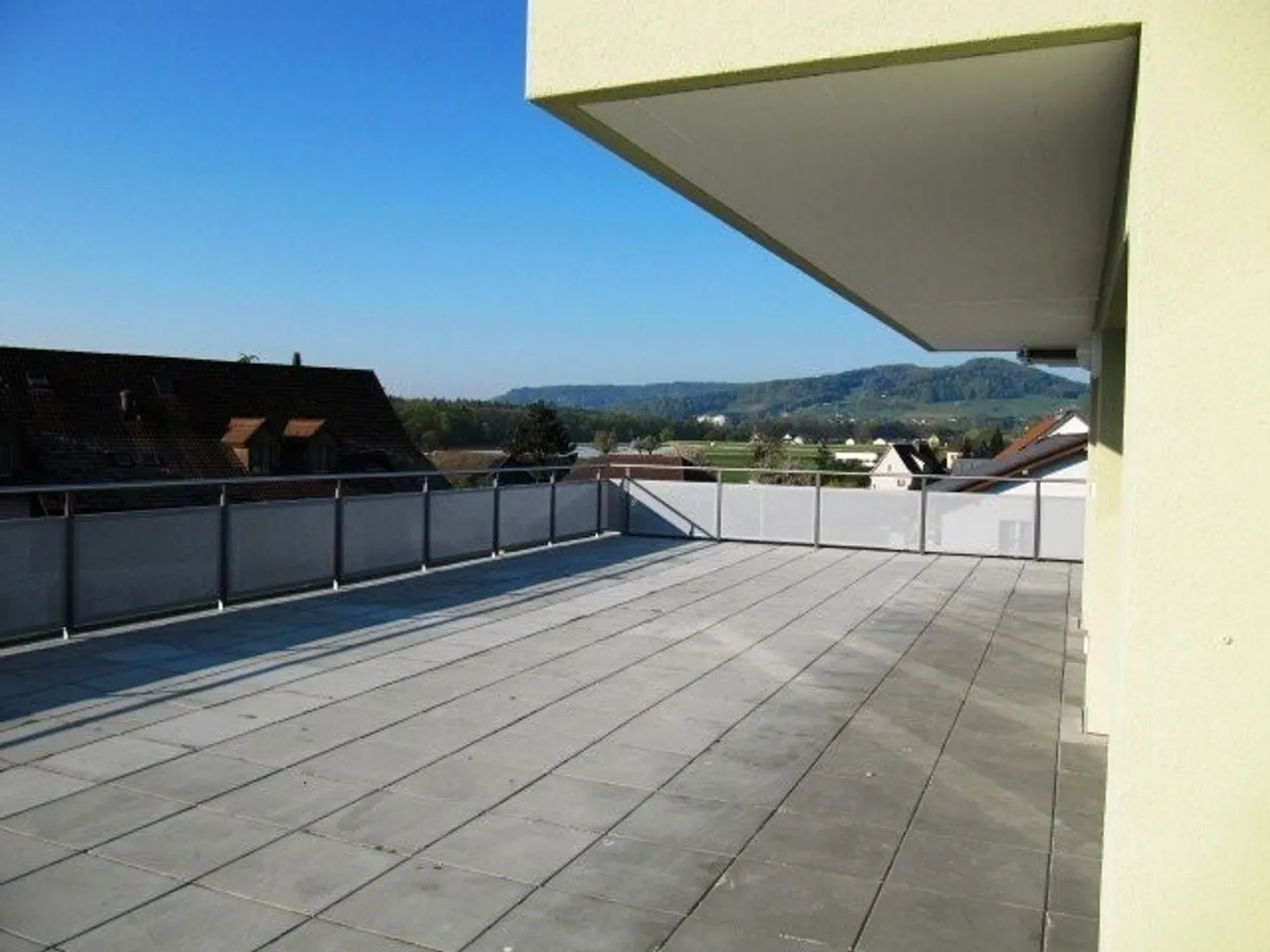 Attikawohnung mit grosser Terrasse - Foto 9 von 10