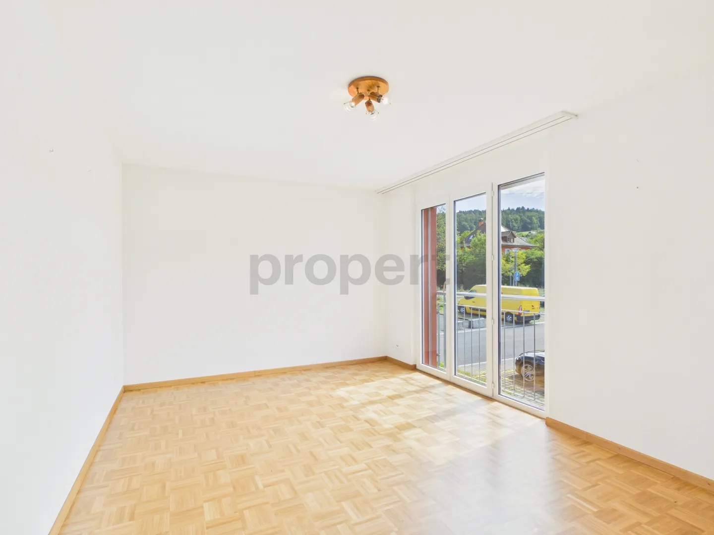 Appartamento moderno con balcone - Foto 8 di 10