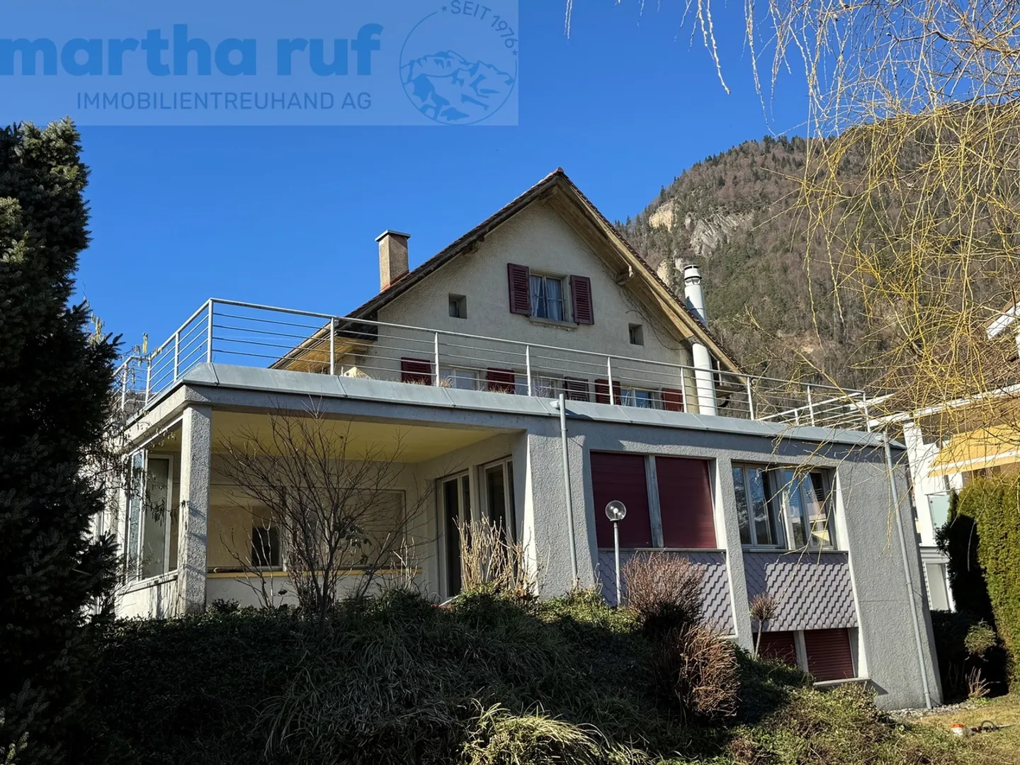 6.5-Room Residential House in Idyllic and Quiet Location by the Aare, Near the Center - Photo 1 of 19