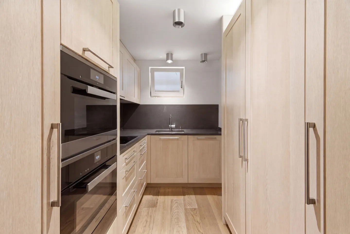 Elegante 5-Zimmer Wohnung mit Seesicht - Foto 2 von 6