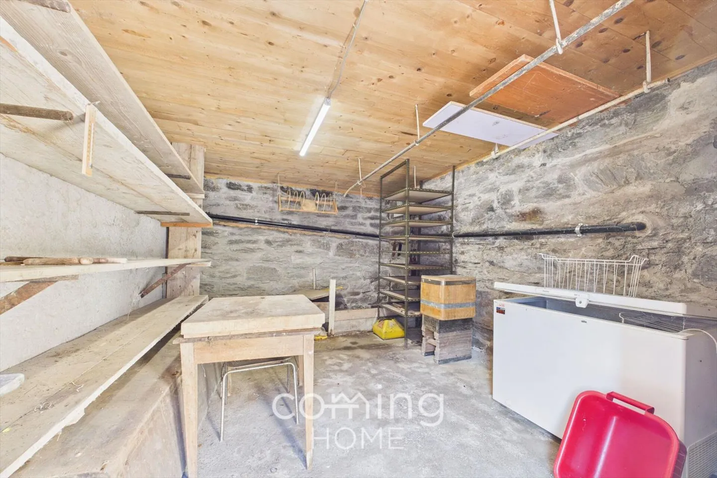 Cozy chalet with charm and potential in Eisten - Photo 8 of 12