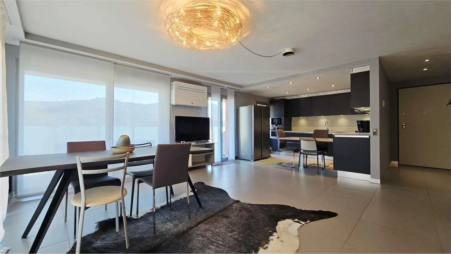 Rare! 3.5 rooms with large terrace and garden access - Photo 1 of 13