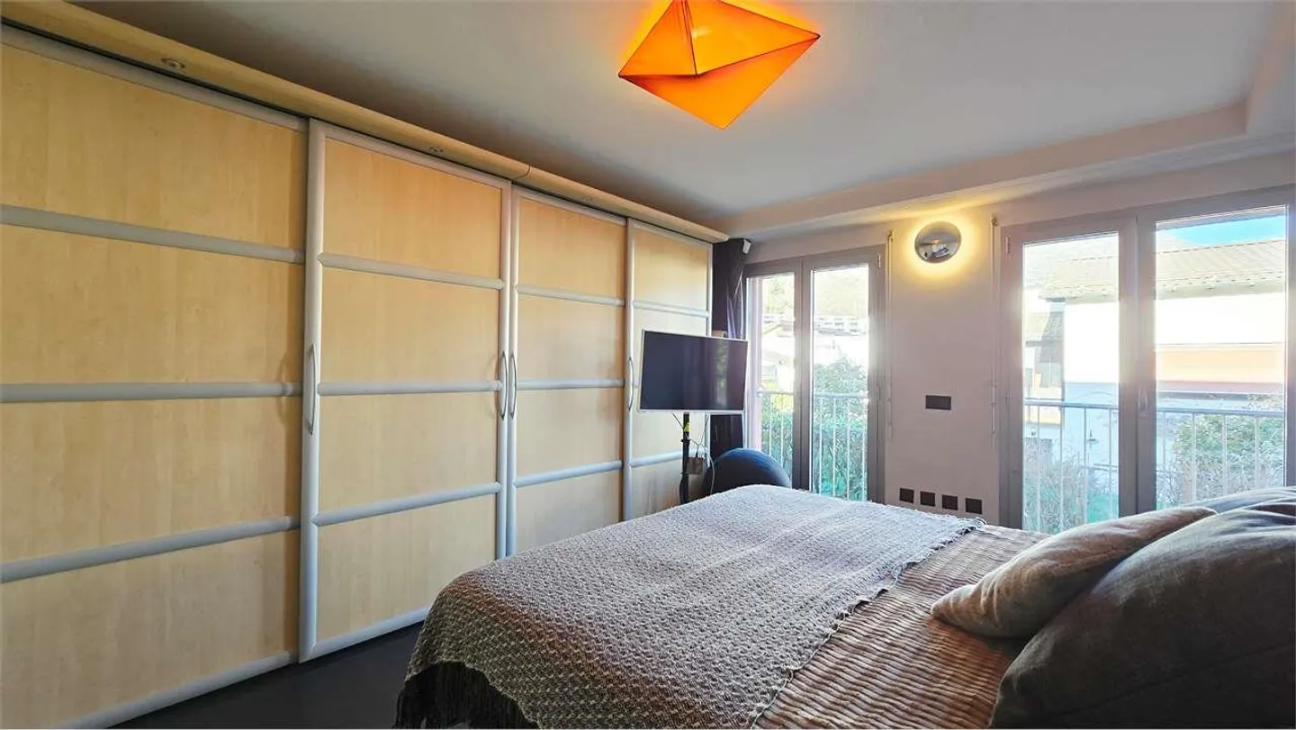 Rare! 3.5 rooms with large terrace and garden access - Photo 7 of 13