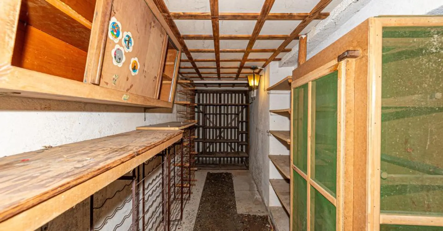 Village house with outbuildings, to renovate, in the center of Ollon - Photo 8 of 8