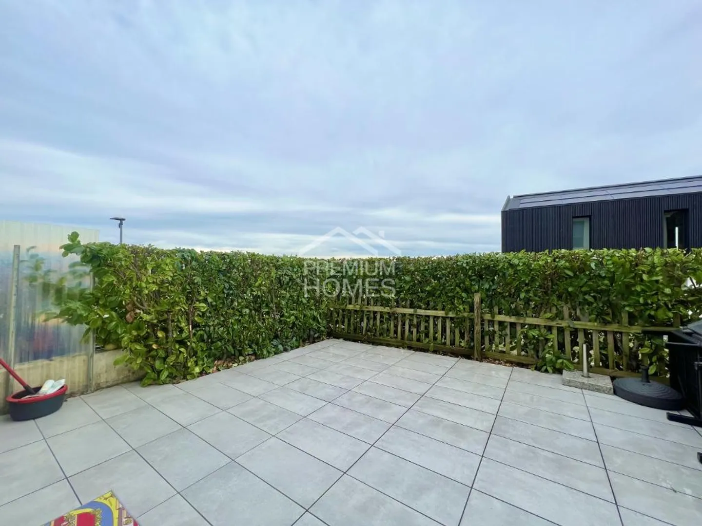 Maison bifamiliale dans un quartier calme - Photo 3 sur 12