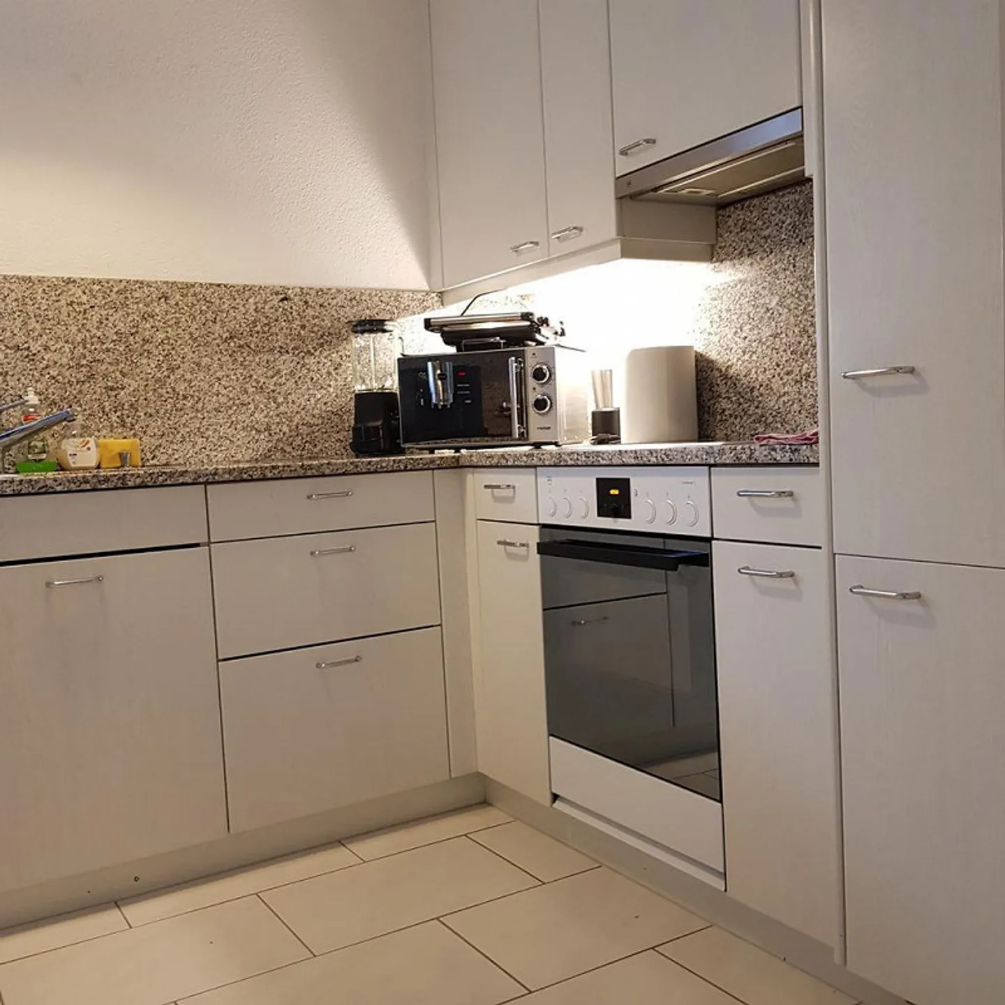 Ampio appartamento di 5,5 stanze con area salotto - Foto 2 di 12