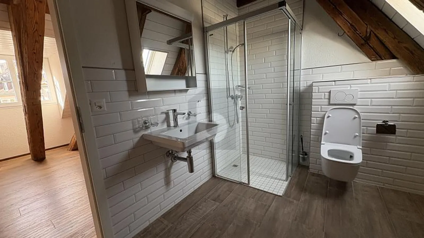 SEHR SCHÖNER CHARME - Foto 5 von 6