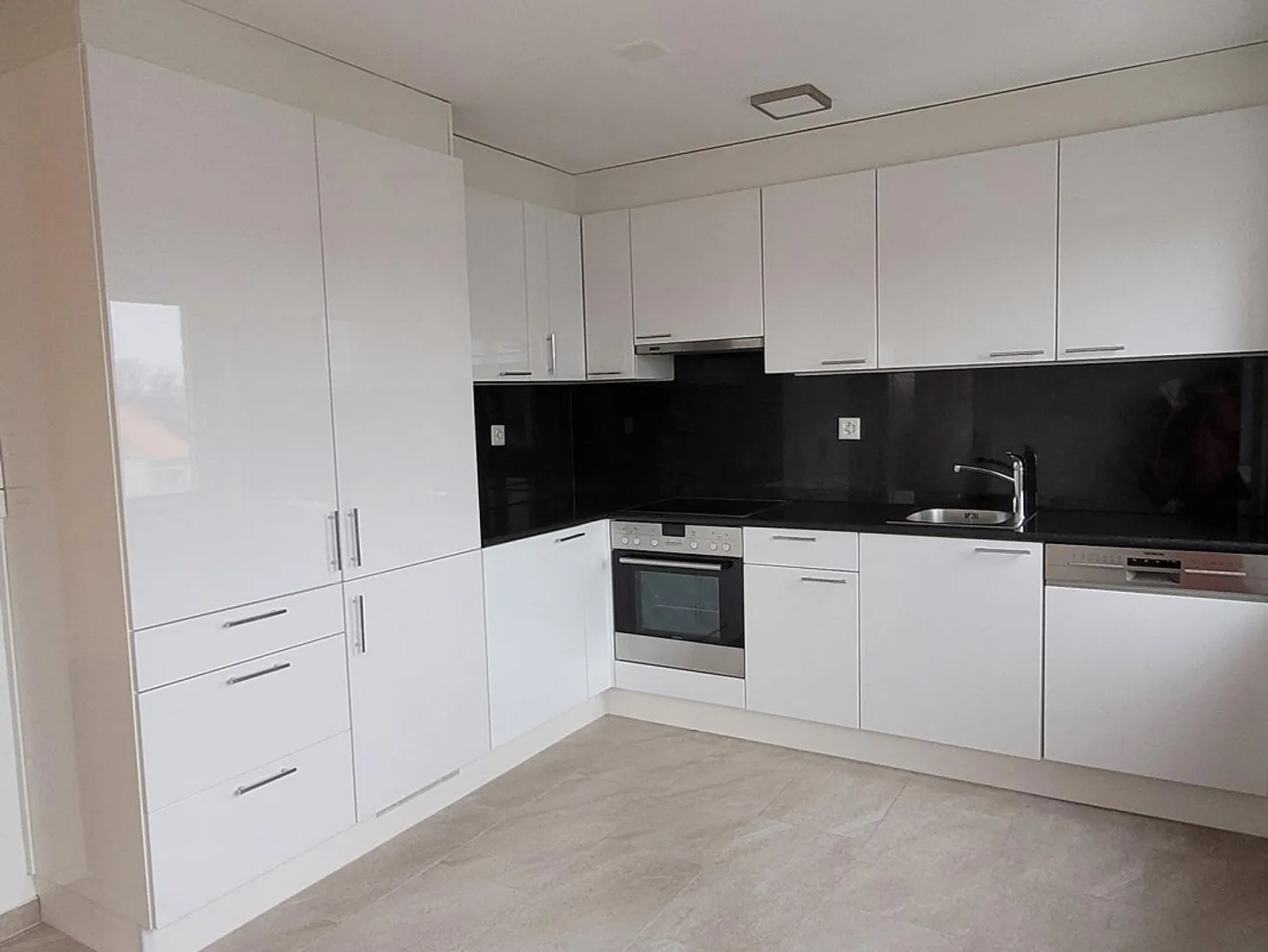 Appartement de 4,5 pièces au bord du lac - Photo 2 sur 12