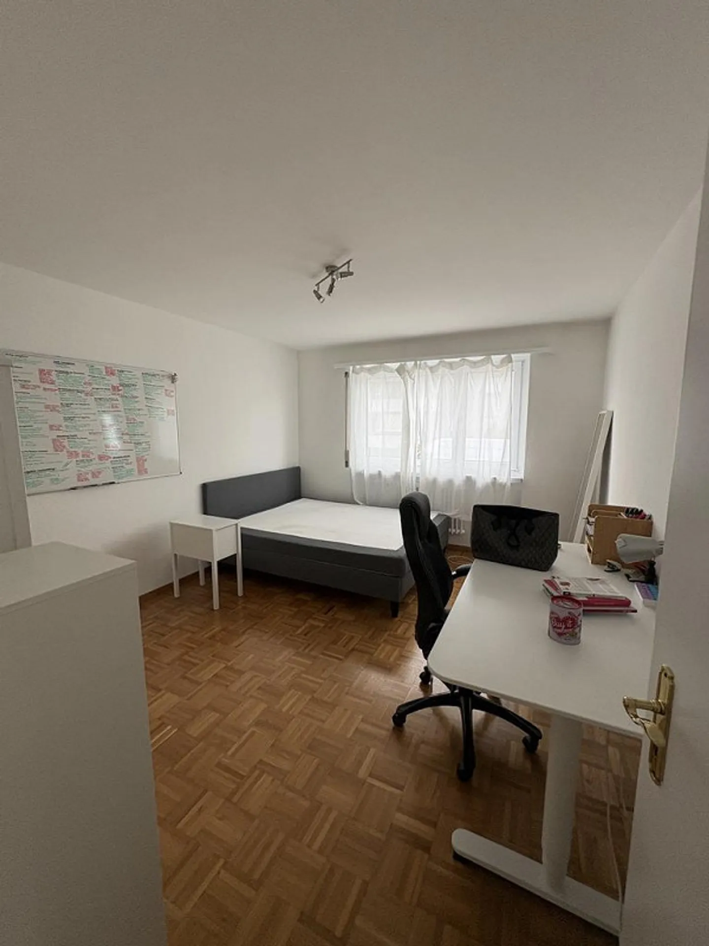 Ampio appartamento di 5,5 stanze con area salotto - Foto 9 di 12