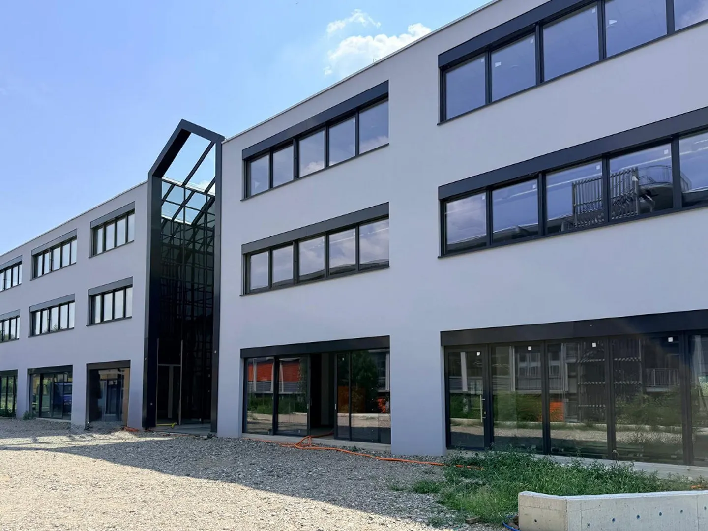 NOUVEAU ESPACE ARTISANAL/COMMERCIAL MODULABLE À MENDRISIO - Photo 3 sur 13