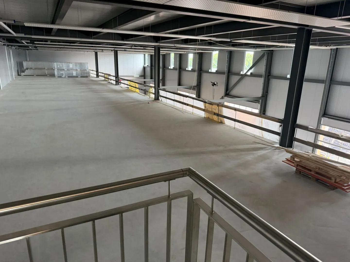 Showroom: superficie modulabile a partire da 248 m2 a Saint-Aubin - Foto 7 di 7
