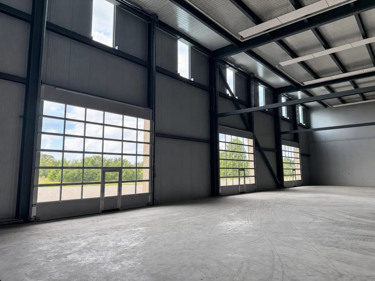 Showroom: superficie modulabile a partire da 248 m2 a Saint-Aubin - Foto 4 di 7