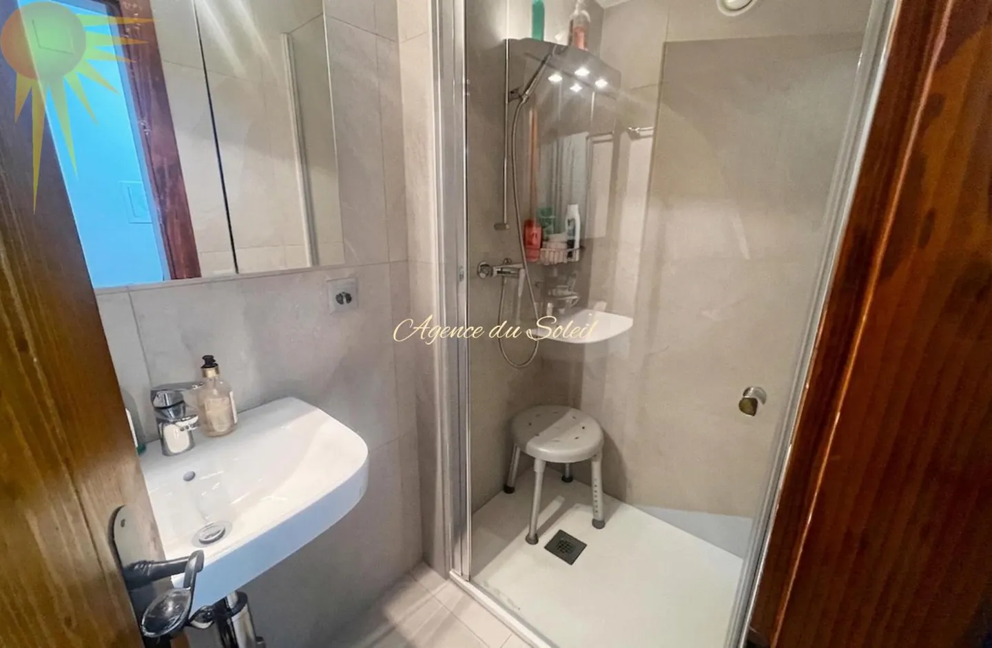 Ideale per un pied-à-terre o un investimento! Adorabile appartamento nord di 3,5 locali, ristrutturato nel 2024 a Crans! - Foto 12 di 13