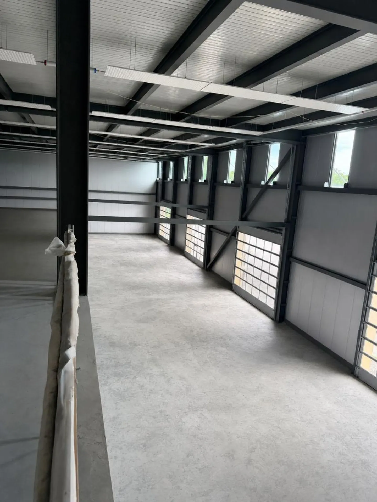 Showroom: superficie modulabile a partire da 248 m2 a Saint-Aubin - Foto 5 di 7