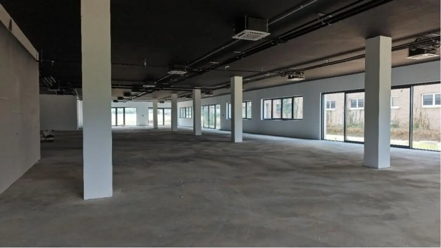 NOUVEAU ESPACE ARTISANAL/COMMERCIAL MODULABLE À MENDRISIO - Photo 6 sur 13
