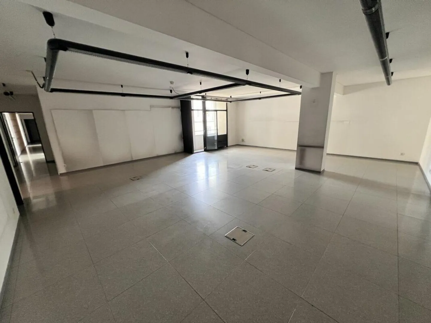 Ufficio nel centro di Chiasso di fronte alla stazione FFS - Foto 5 di 8