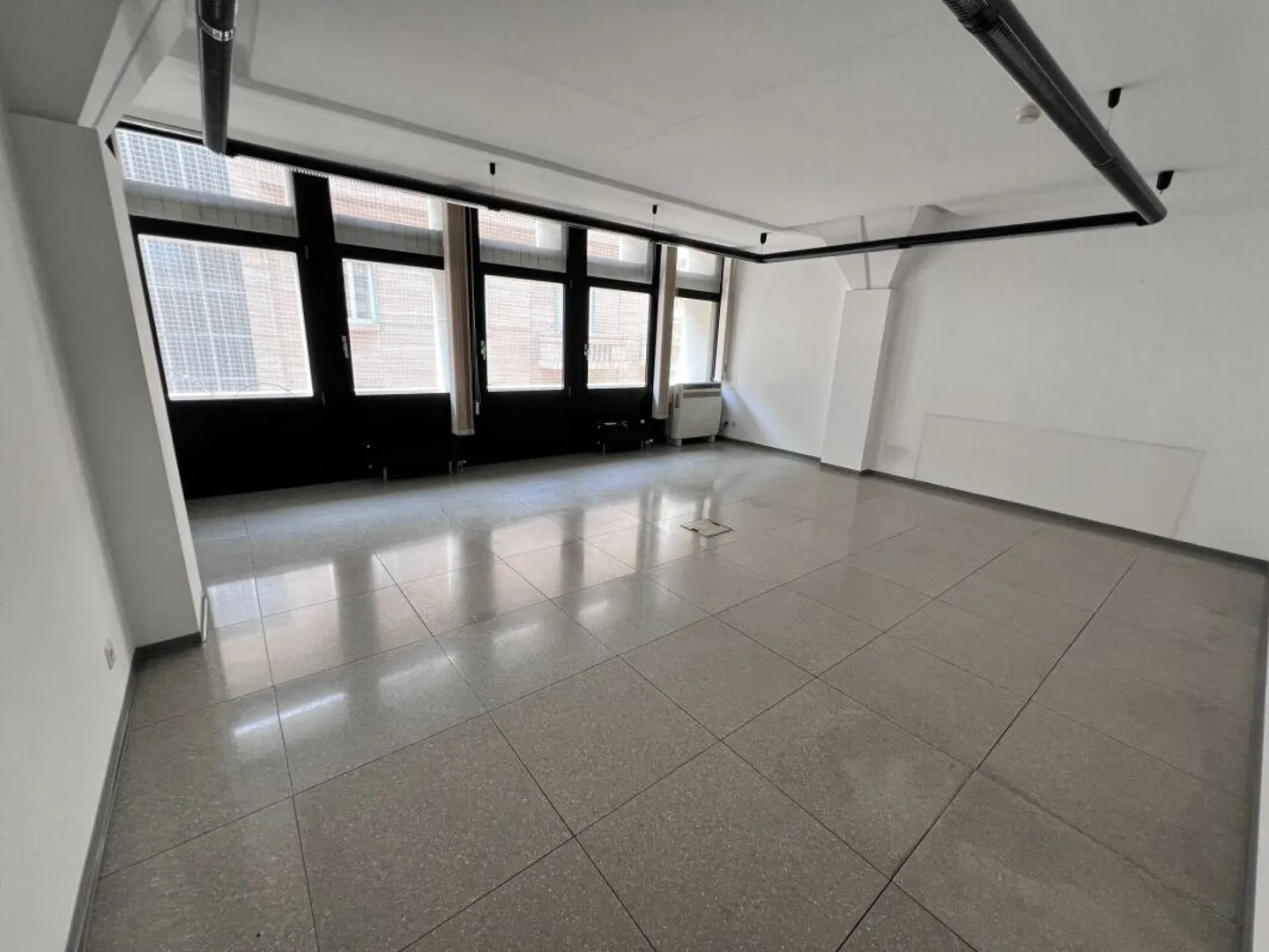 Ufficio nel centro di Chiasso di fronte alla stazione FFS - Foto 7 di 8