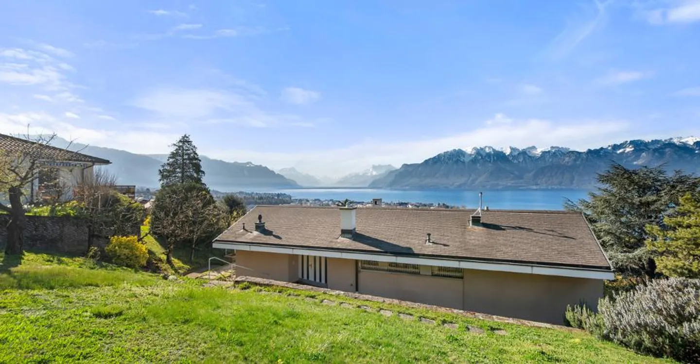 Einzigartige Villa mit Panoramablick auf den See - Foto 12 von 12