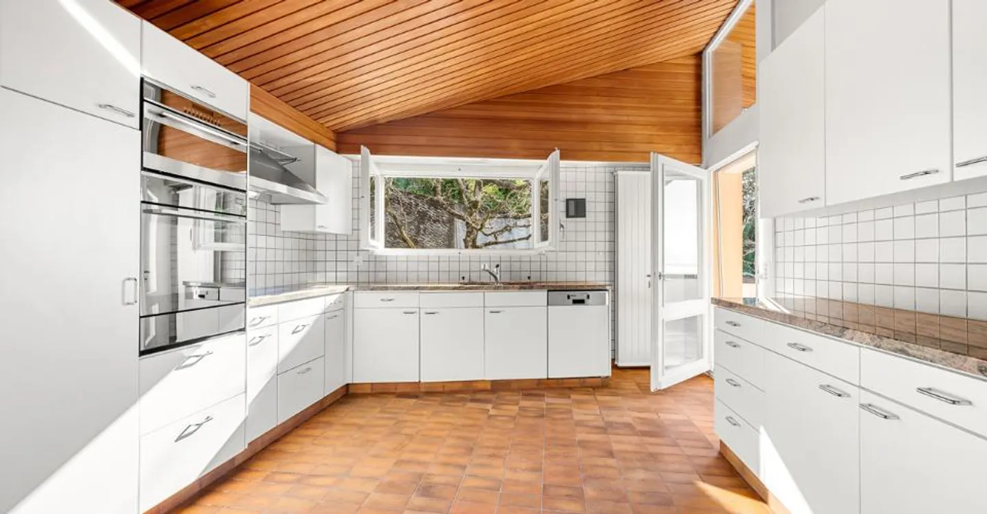 Einzigartige Villa mit Panoramablick auf den See - Foto 6 von 12