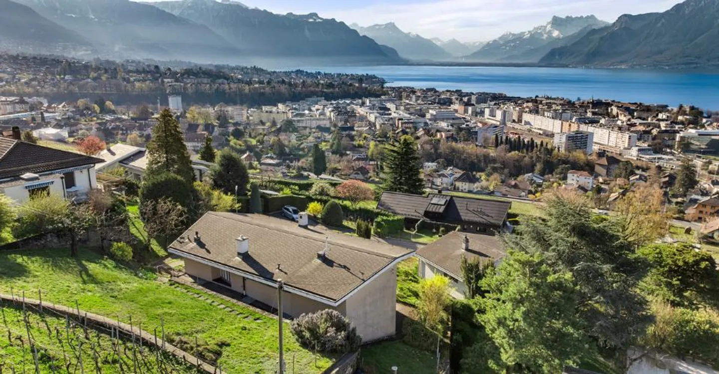 Einzigartige Villa mit Panoramablick auf den See - Foto 9 von 12