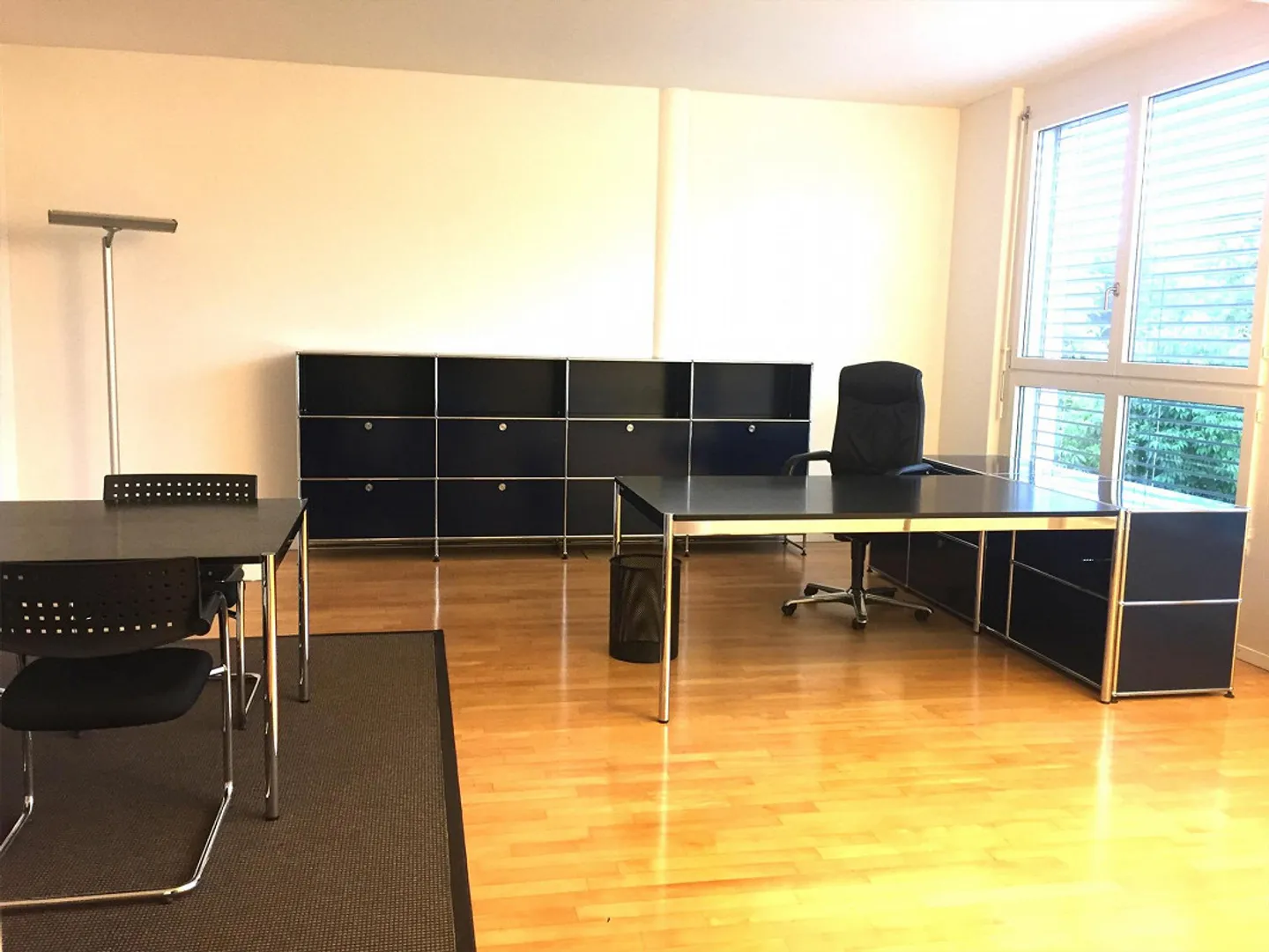 Office 36m2 CHF 1290 excl. NK or open space workplace from CHF 300 - Photo 1 of 9