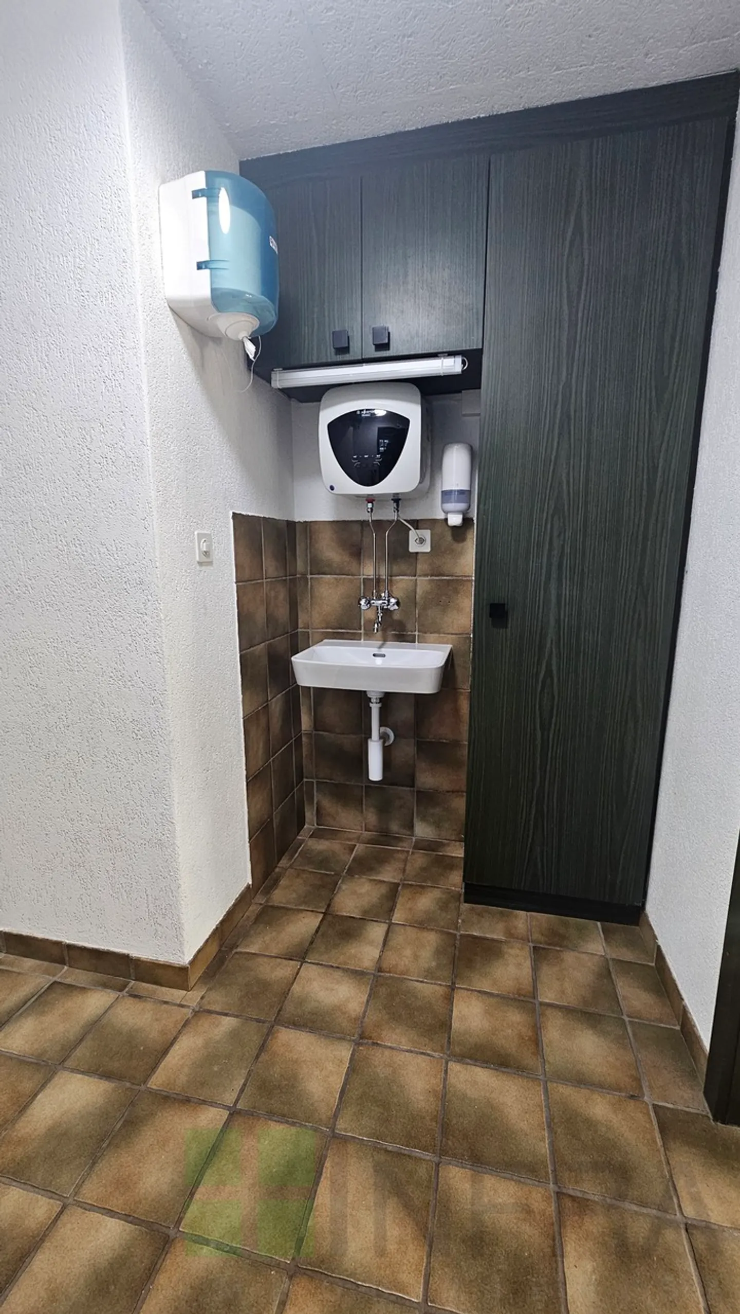 Offices of 80 m2 - Photo 8 of 23