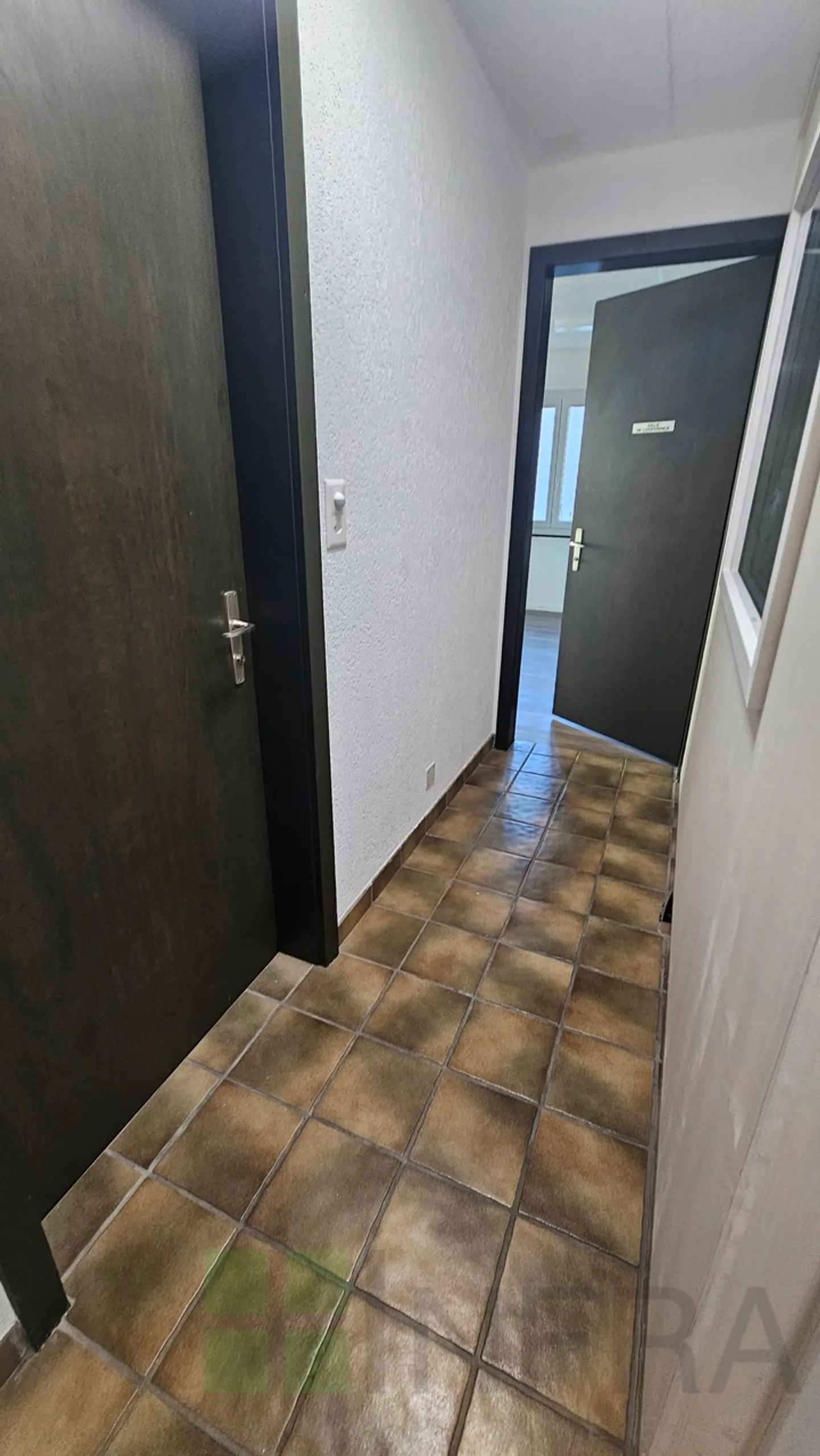 Offices of 80 m2 - Photo 11 of 23