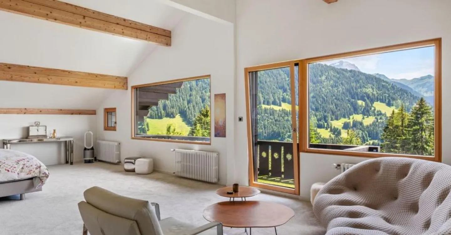 Spacious chalet with heated pool and stunning view of the Alps - Photo 9 of 12