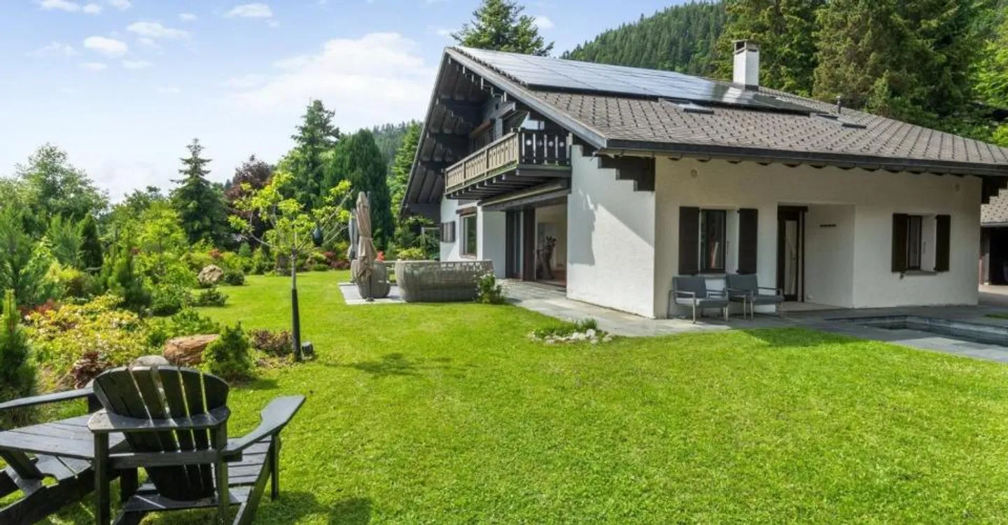 Spacious chalet with heated pool and stunning view of the Alps - Photo 6 of 12