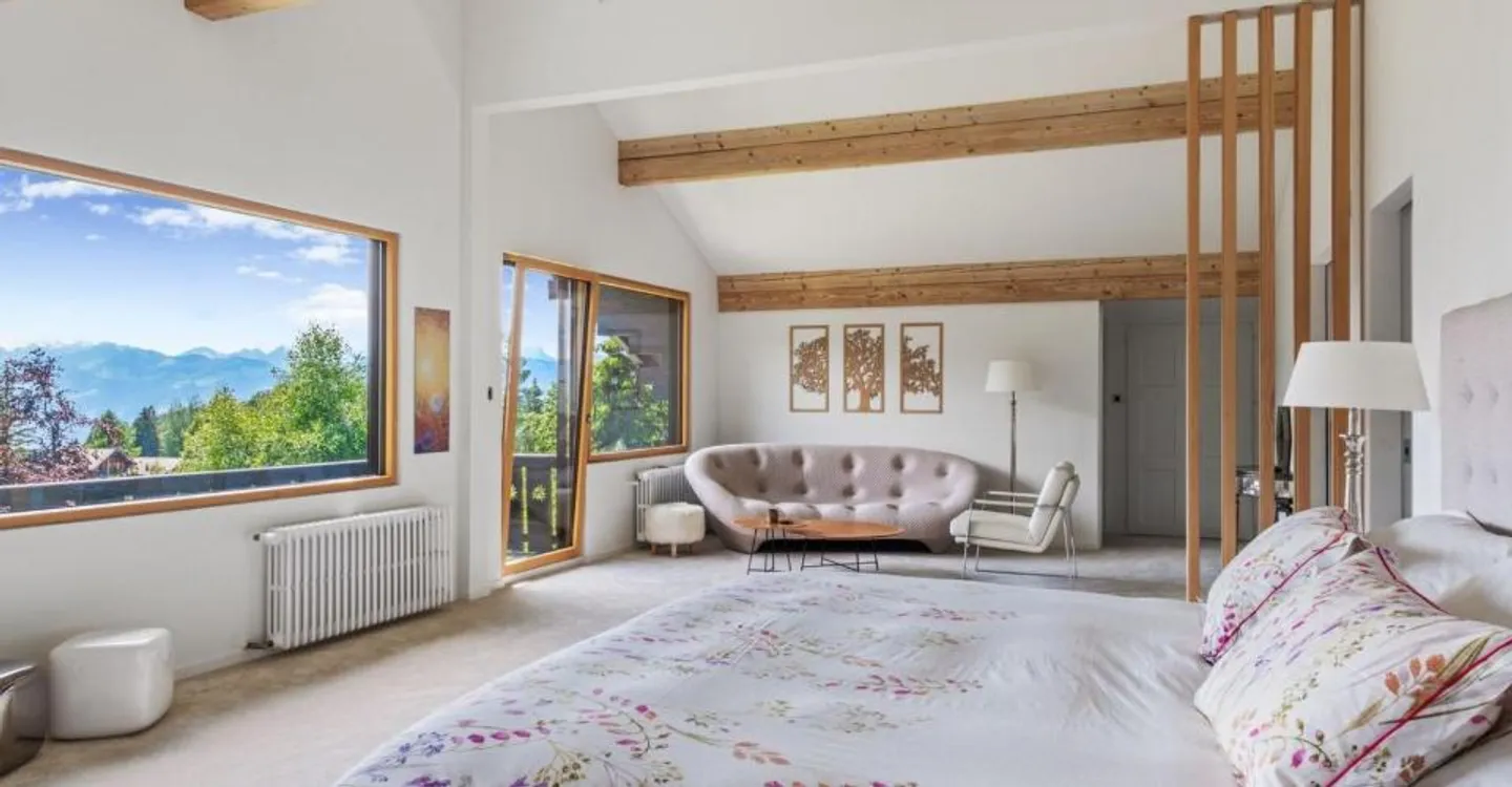 Spacious chalet with heated pool and stunning view of the Alps - Photo 10 of 12