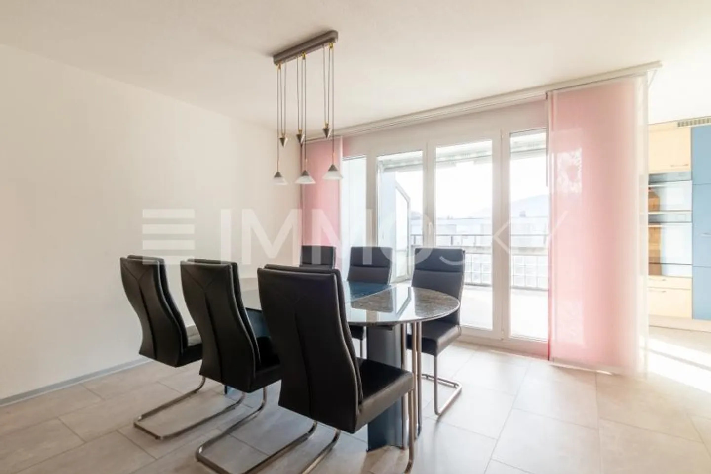 Maison lumineuse et confortable au 3ème étage - Photo 3 sur 9