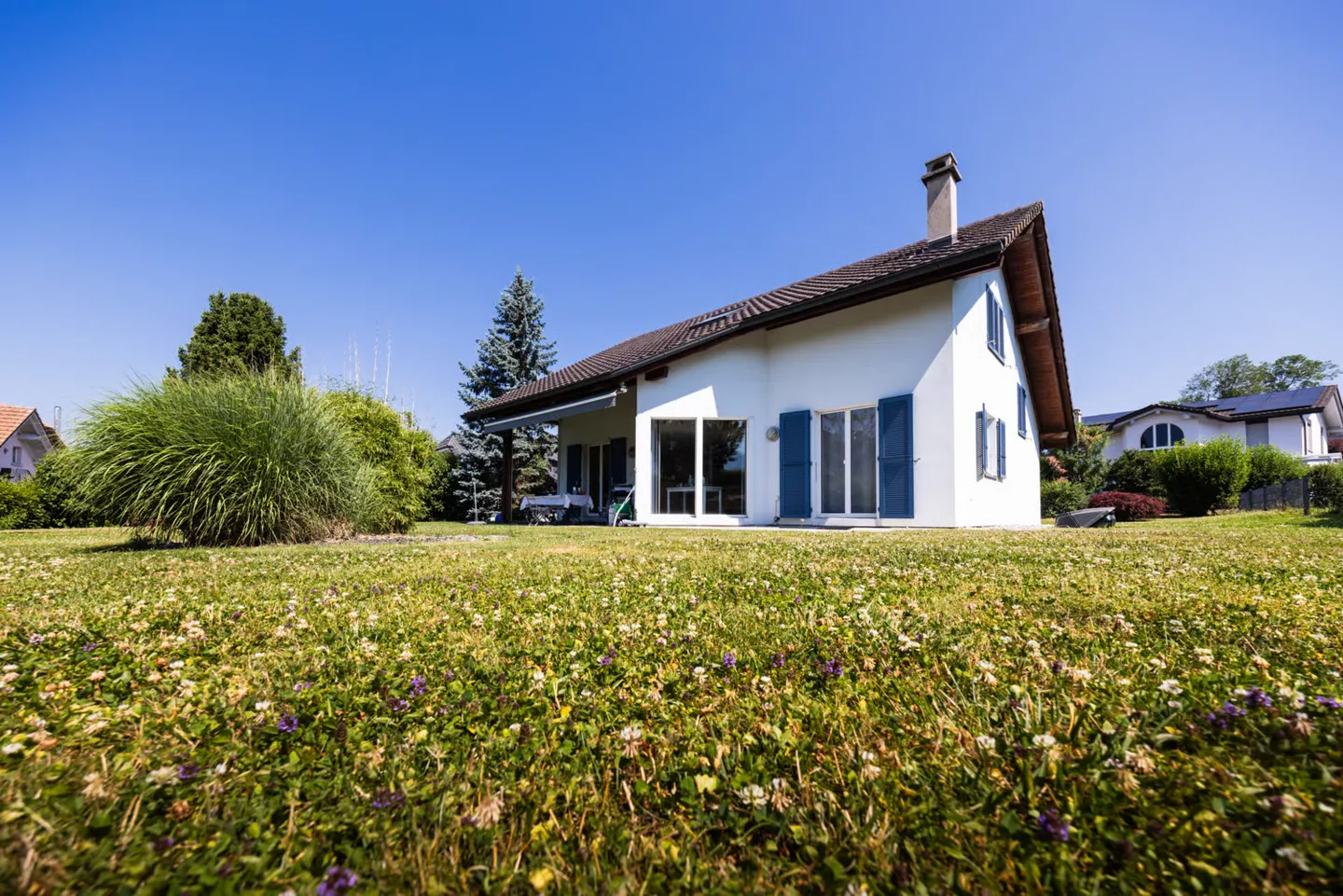 Villa indipendente su un magnifico lotto alberato - Foto 3 di 13