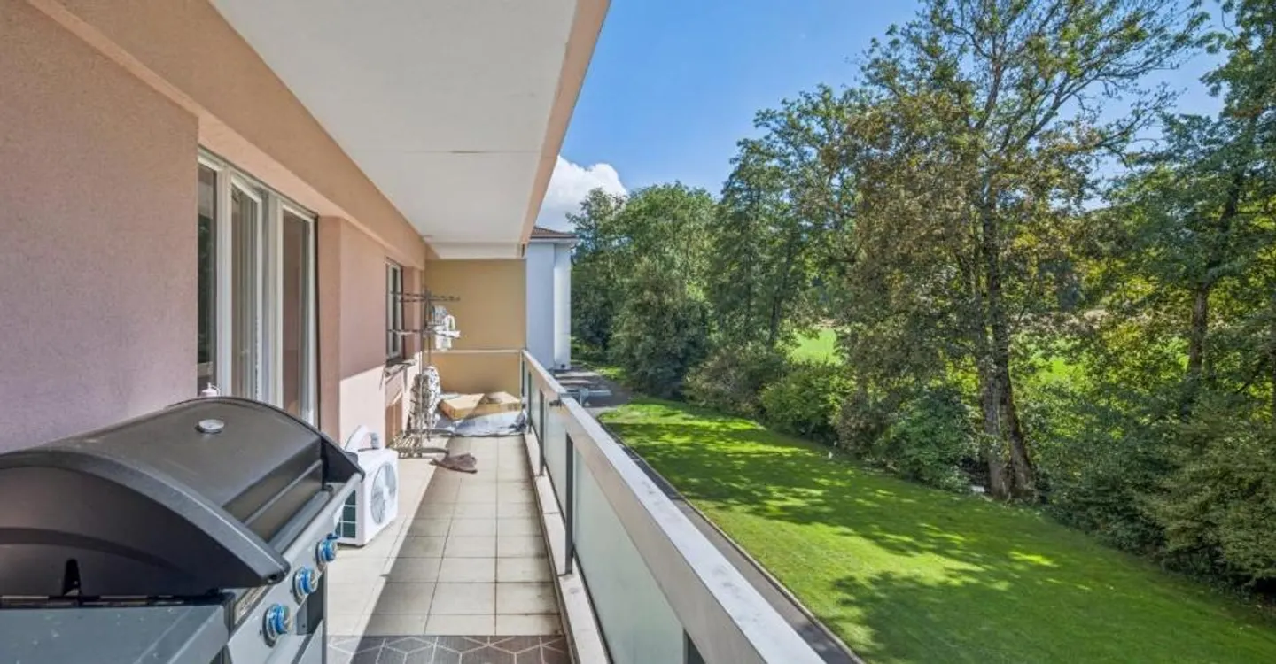 Ideal situation for this spacious apartment - Photo 3 of 12