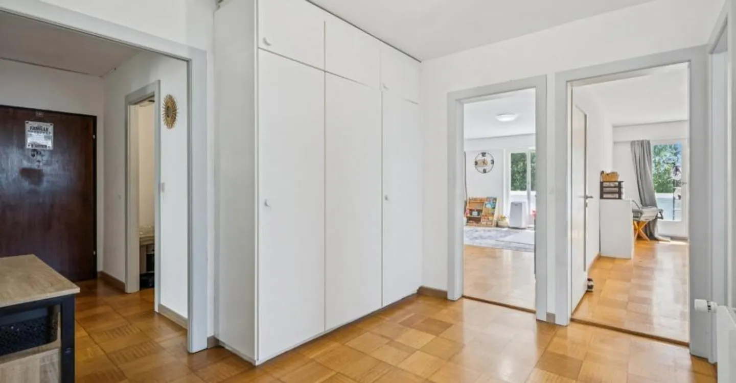 Ideal situation for this spacious apartment - Photo 11 of 12