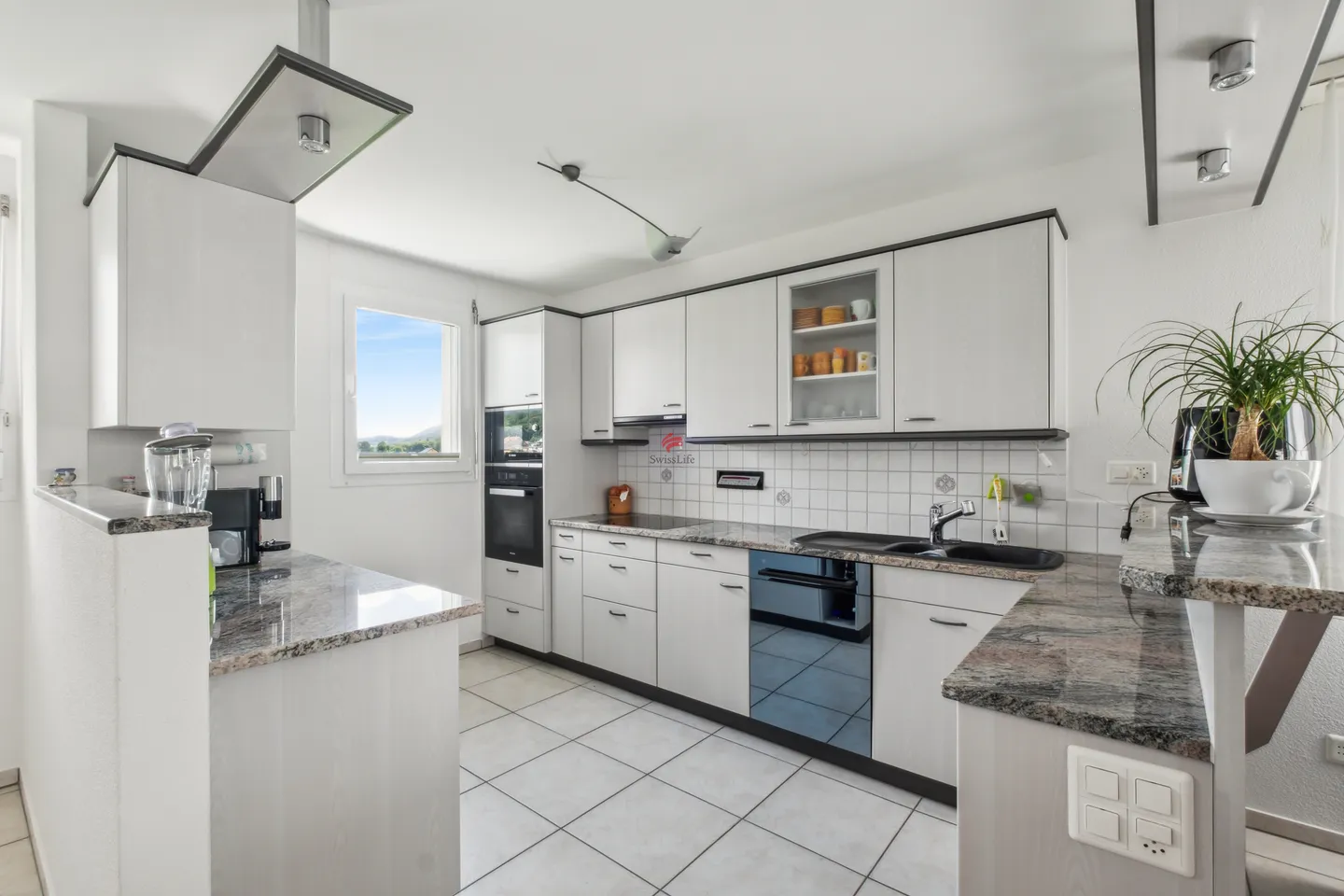 Your new home - stylish, spacious, perfect! - Photo 4 of 11