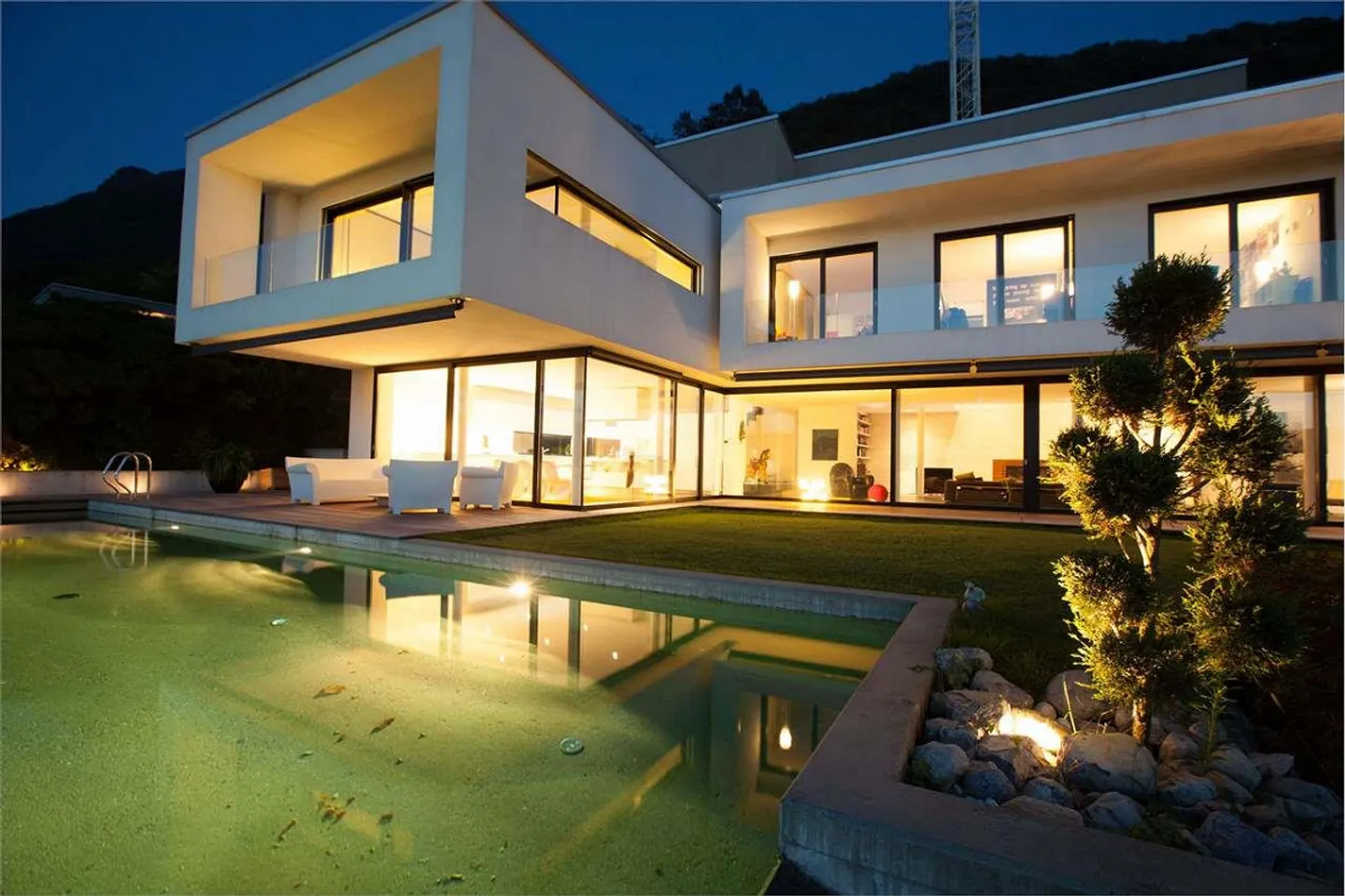 Lugano: villa moderna con piscina e vista lago - Foto 3 di 4